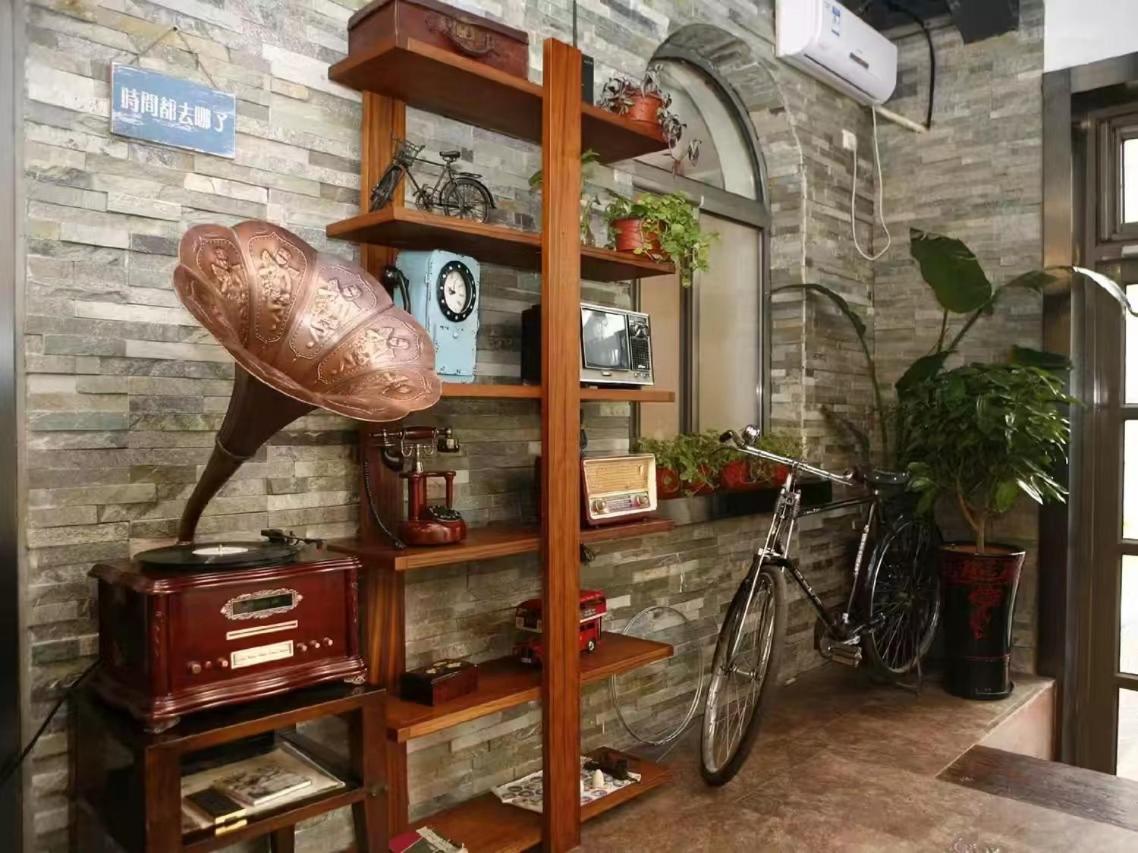 Nostalgia Hotel Beijing Guozijian Ghost Street - Near Beijing Lama Temple, Beihai Park, Jingshan Park, Drum Tower, Houhai Bar Street, Tian'Anmen Square, Located In Beijing Traditional Hutongs, 5 Minutes Away From Beixinqiao Metro Station Bagian luar foto