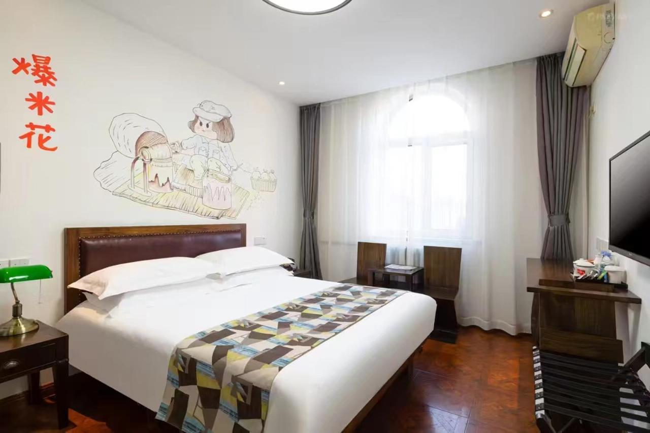 Nostalgia Hotel Beijing Guozijian Ghost Street - Near Beijing Lama Temple, Beihai Park, Jingshan Park, Drum Tower, Houhai Bar Street, Tian'Anmen Square, Located In Beijing Traditional Hutongs, 5 Minutes Away From Beixinqiao Metro Station Bagian luar foto